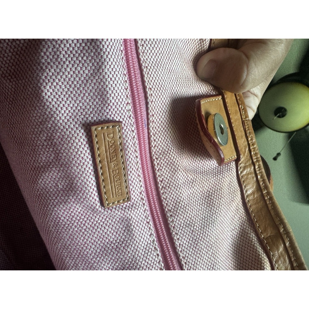 Dooney & Bourke Y2k Preppy Pink purse w/Tassel & matching wallet - Picture 9 of 16
